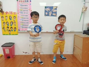 練習玩剪刀石頭布的遊戲