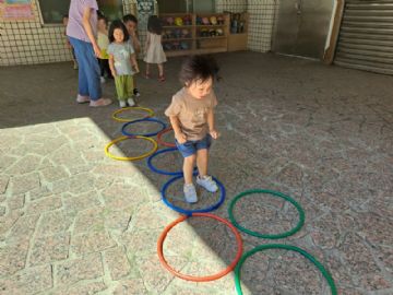 學校好玩的遊戲~呼拉圈